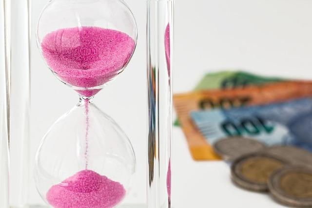 Timing Your Investments for Maximum Dividend Returns